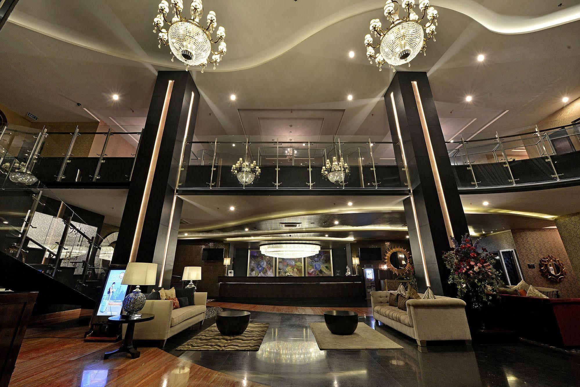 Amaroossa Grande Otel Bekasi Dış mekan fotoğraf