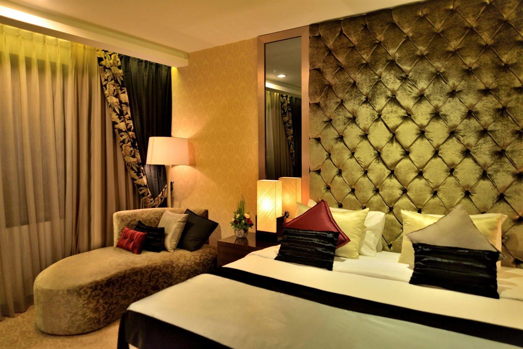 Amaroossa Grande Otel Bekasi Dış mekan fotoğraf